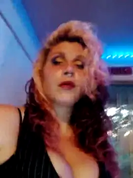 Snapshot of dollfacegang chatting on November 14, 12:53 am dollfacegang online show from November 14, 12:53 am