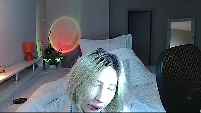AuroraKeepFuck online show from June 8, 10:21 pm