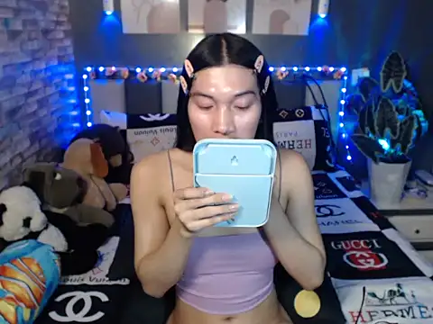 Snapshot of HotNathalie6900 chatting on February 23, 1:41 pm HotNathalie6900 online show from February 23, 1:41 pm