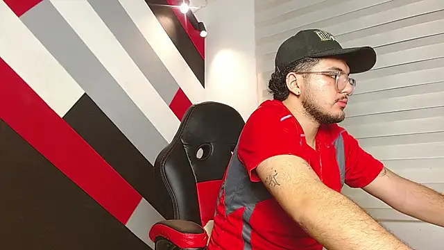 Snapshot of Zac_Golden chatting on April 30, 12:55 pm Zac Golden online show from April 30, 12:55 pm