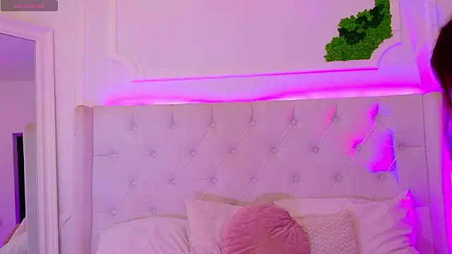 ElisaCharm online show from July 8, 4:06 am