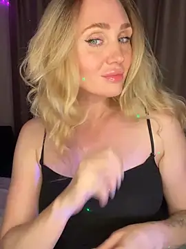 Snapshot of Drink_me_all_up chatting on October 29, 9:38 pm Drink me all up online show from October 29, 9:38 pm