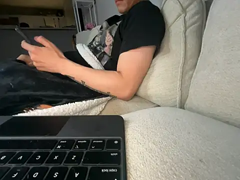 Snapshot of Orlando702@xh chatting on October 22, 2:17 pm Orlando702xh online show from October 22, 2:17 pm