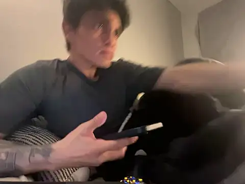 Snapshot of Orlando702@xh chatting on October 26, 6:52 am Orlando702xh online show from October 26, 6:52 am