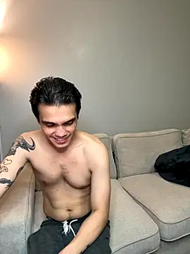 Snapshot of Orlando702@xh chatting on November 3, 5:42 am Orlando702xh online show from November 3, 5:42 am