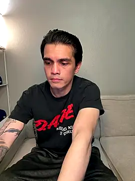 Snapshot of Orlando702@xh chatting on November 6, 5:52 am Orlando702xh online show from November 6, 5:52 am