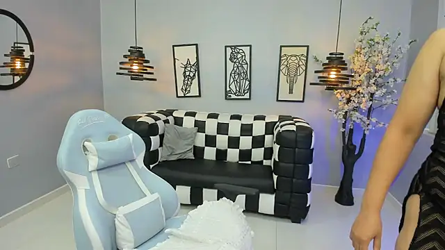 Bianca Millf online show from May 23, 3:56 am