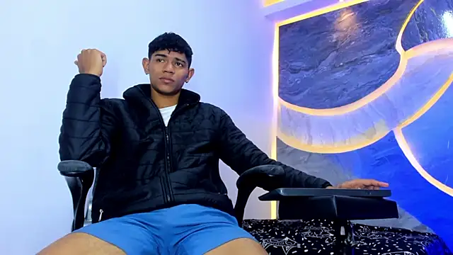 Snapshot of Sex_Boy_33_ chatting on December 2, 4:51 am Sex Boy 33 online show from December 2, 4:51 am