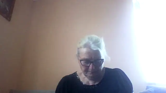 AmyLove353 online show from June 16, 4:15 am