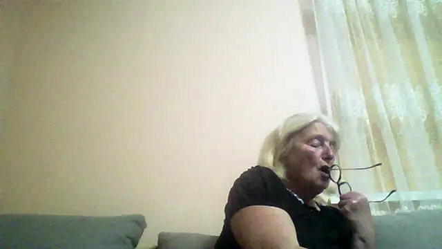 AmyLove353 online show from June 17, 8:21 pm