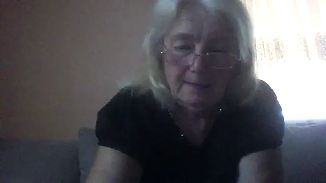 AmyLove353 online show from July 10, 3:44 am