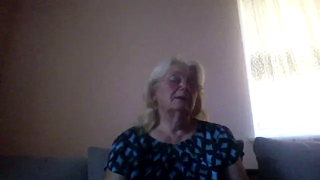 AmyLove353 online show from July 11, 3:42 am