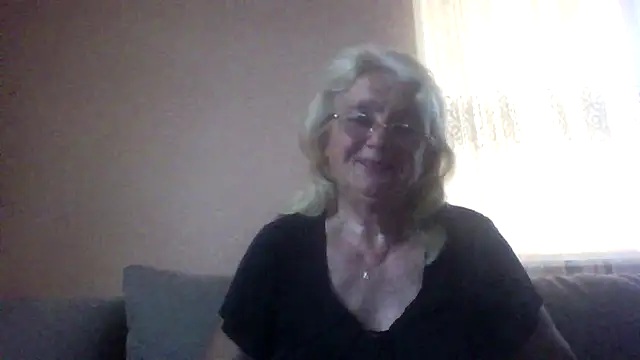 AmyLove353 online show from July 16, 3:12 am