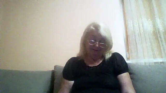 AmyLove353 online show from July 19, 8:01 pm