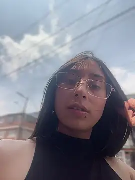 Violeet-Smith online show from March 26, 6:24 pm