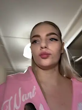 HugeBoobsAlice online show from November 8, 1:33 pm