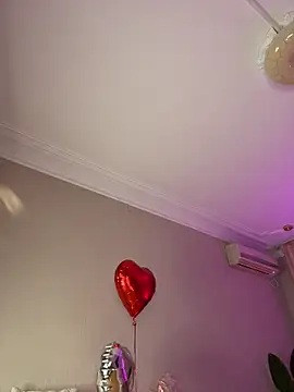 HugeBoobsAlice online show from February 14, 5:04 am