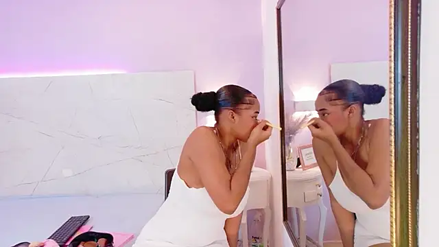 Snapshot of Lorraine_Jackson chatting on November 26, 12:06 pm Lorraine Jackson online show from November 26, 12:06 pm