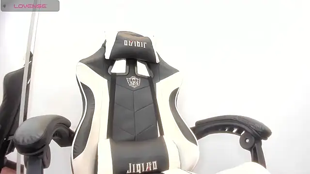 Snapshot of helleennhoot chatting on December 17, 1:22 am helleennhoot online show from December 17, 1:22 am