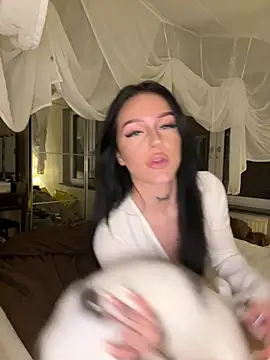 Gabbyys online show from April 23, 8:00 pm