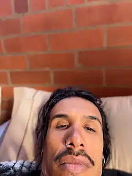 caiiobahia online show from April 9, 1:27 pm