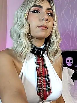 Emilyvalk  online show from October 22, 7:35 pm