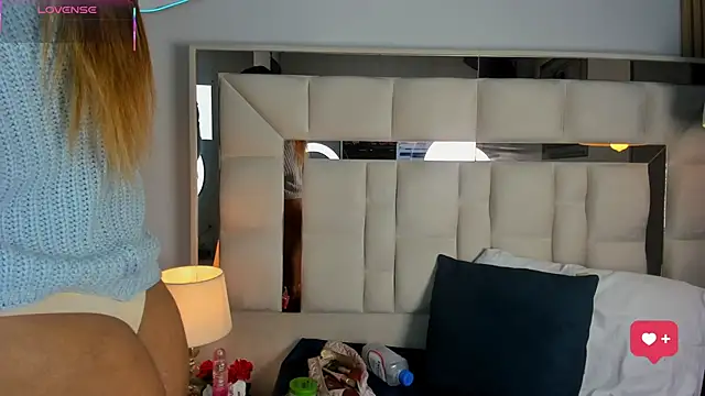 AnguelJones online show from December 4, 4:22 am