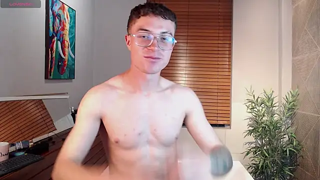 Lil James online show from April 8, 8:09 pm