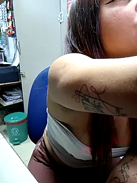 Snapshot of TamySweet69 chatting on November 4, 6:18 pm TamySweet69 online show from November 4, 6:18 pm