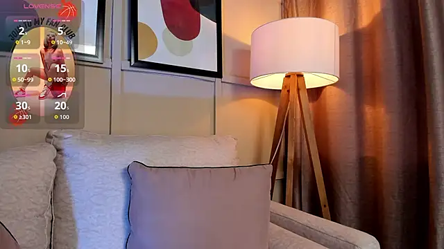 Snapshot of riley__reid chatting on December 4, 10:29 pm riley reid online show from December 4, 10:29 pm