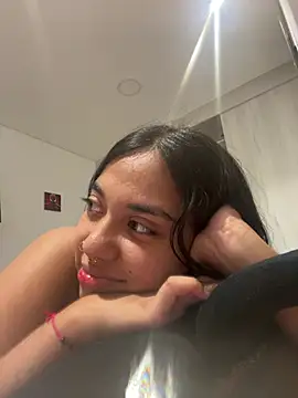 aly nicols online show from July 19, 5:33 am