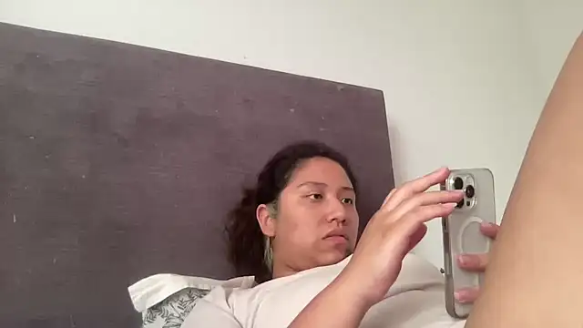 Kmiii21 online show from February 3, 6:57 pm