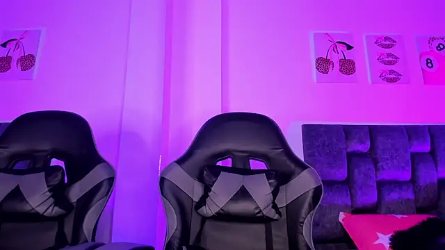 kittymonroe1 online show from April 8, 12:54 am