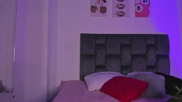 kittymonroe1 online show from June 4, 6:03 pm