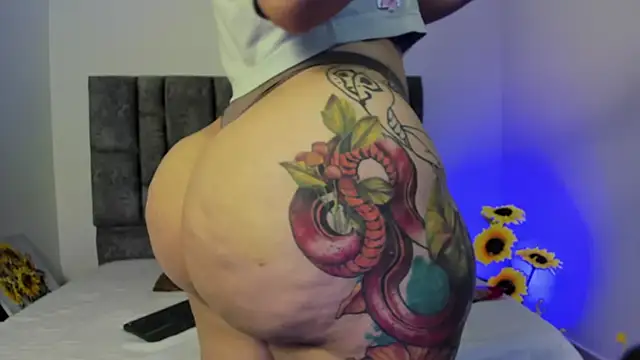 miah storm online show from October 23, 5:29 am