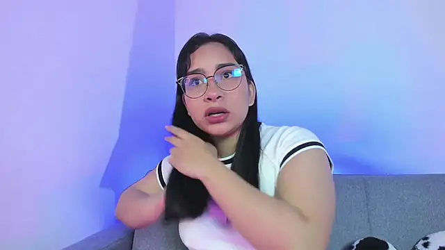 miah storm online show from December 17, 2:50 am