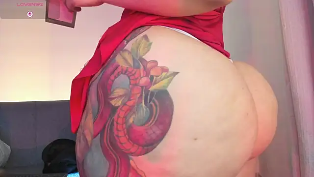 miah storm online show from April 22, 4:26 am