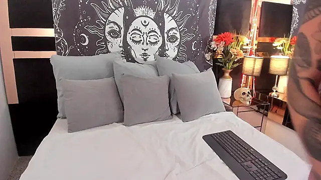 mirandaduboiss online show from January 5, 5:27 pm