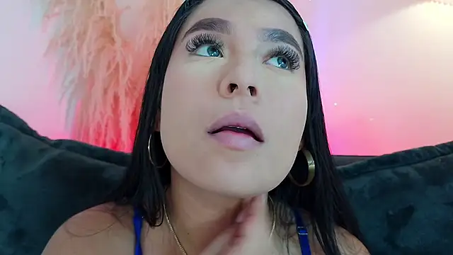 mia roux1 online show from April 17, 9:07 pm