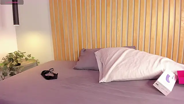 Miss ambrer  online show from April 15, 3:02 am