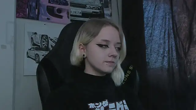 Holy Mistress S online show from April 7, 8:26 am