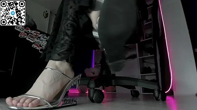 Holy Mistress S online show from June 26, 7:57 am