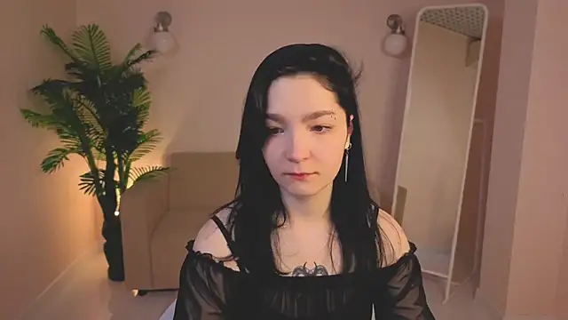 Snapshot of Linda_Sweetiest chatting on November 24, 12:43 am Linda Sweetiest online show from November 24, 12:43 am