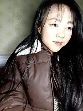 Quynhsumon online show from January 6, 4:00 pm