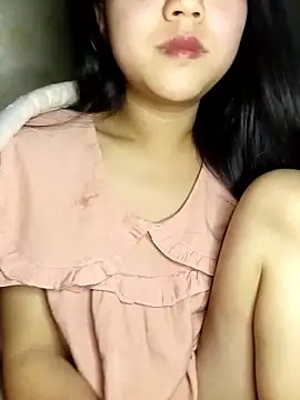 Quynhsumon online show from January 14, 3:28 pm