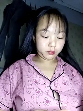 Quynhsumon online show from February 12, 3:07 pm