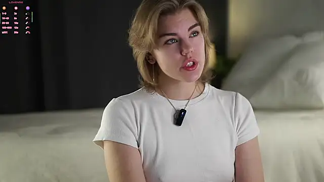 Snapshot of MelodyBaur chatting on December 19, 2:57 pm MelodyBaur online show from December 19, 2:57 pm