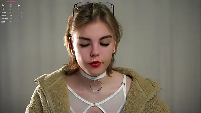 Snapshot of MelodyBaur chatting on January 13, 12:21 pm MelodyBaur online show from January 13, 12:21 pm