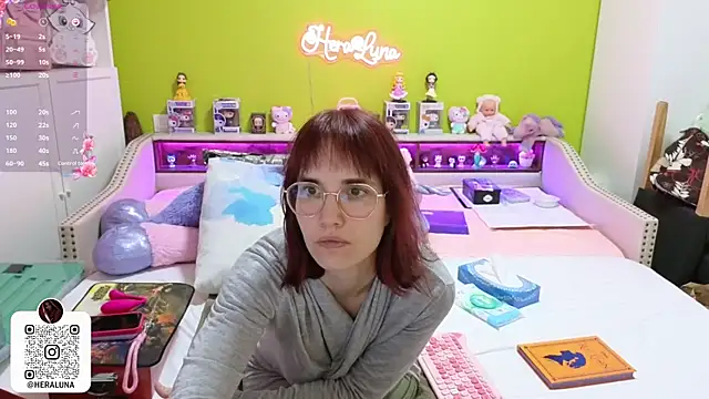  HeraLuna  online show from February 5, 9:08 pm