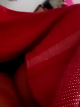 Snapshot of Mayamirelasousa21 chatting on December 14, 4:12 pm Mayamirelasousa21 online show from December 14, 4:12 pm